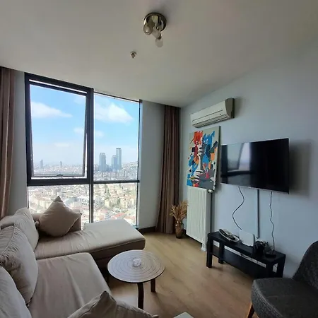 Life In The Sky On The 36th Floor With A Magnificent View * İstanbul